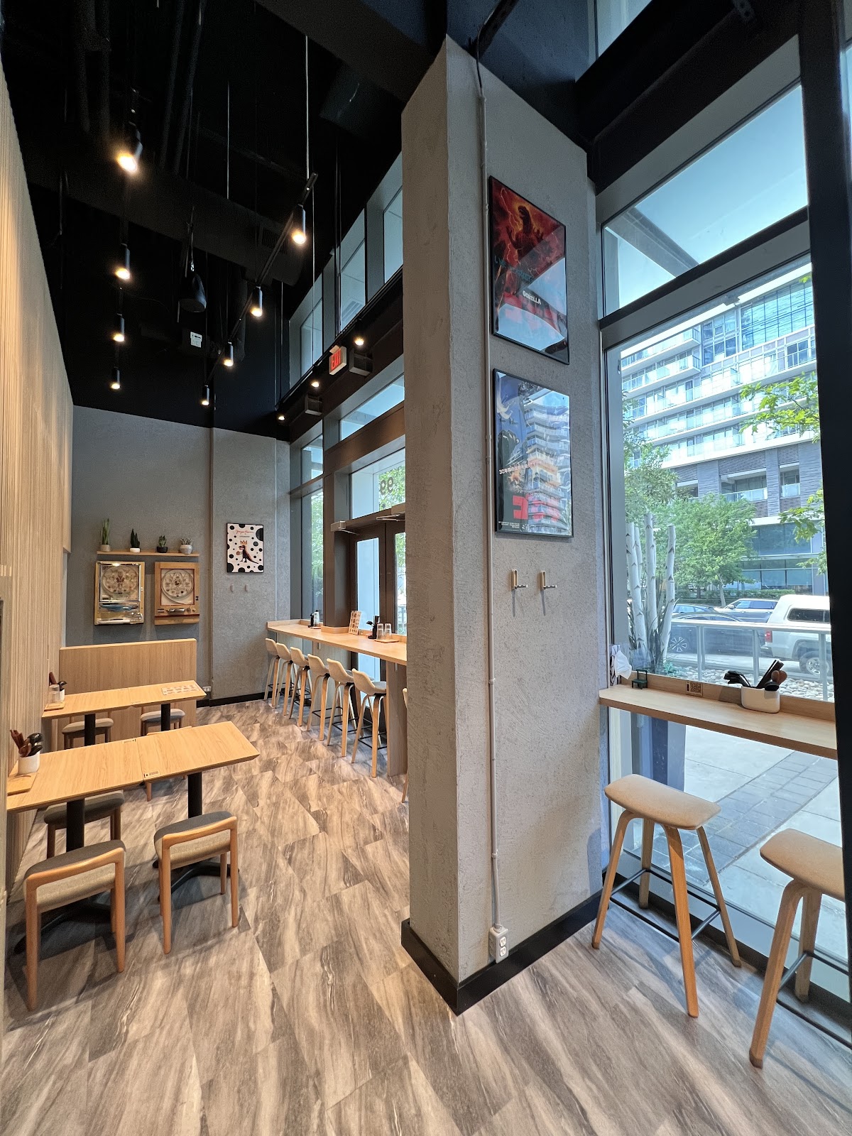 Issai Japanese Eatery, Toronto: photo 2