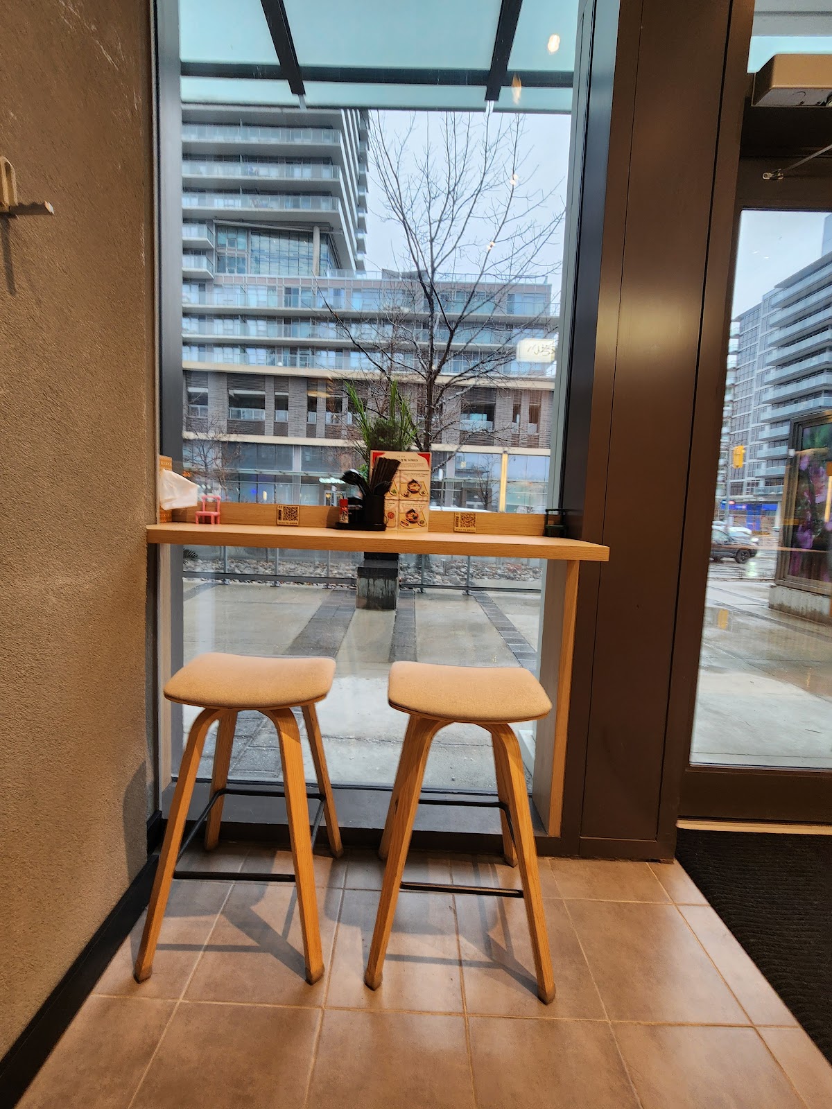 Issai Japanese Eatery, Toronto: photo 10