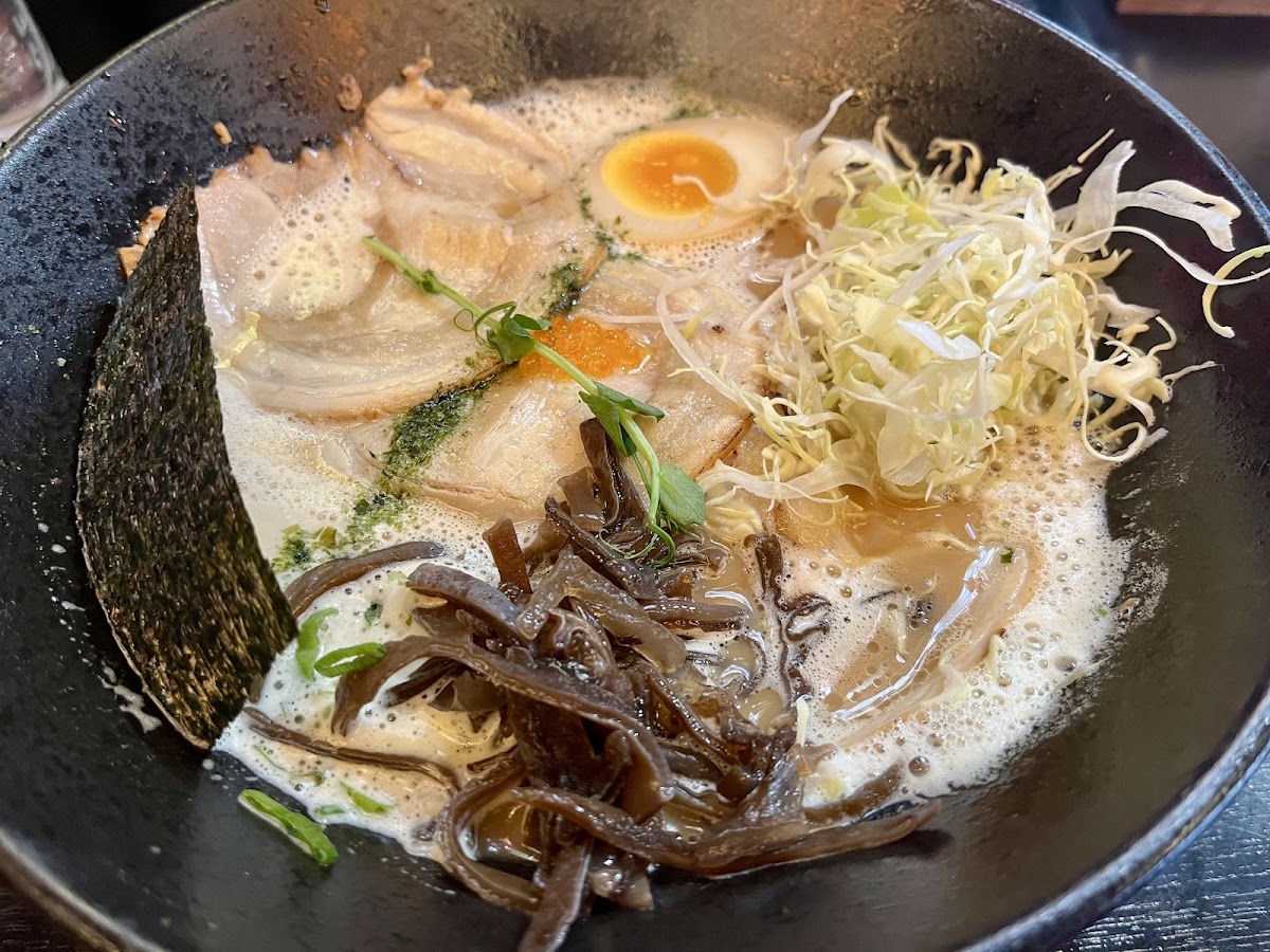 Bowl of tonkotsu ramen at Tosakko Ramen, Paris