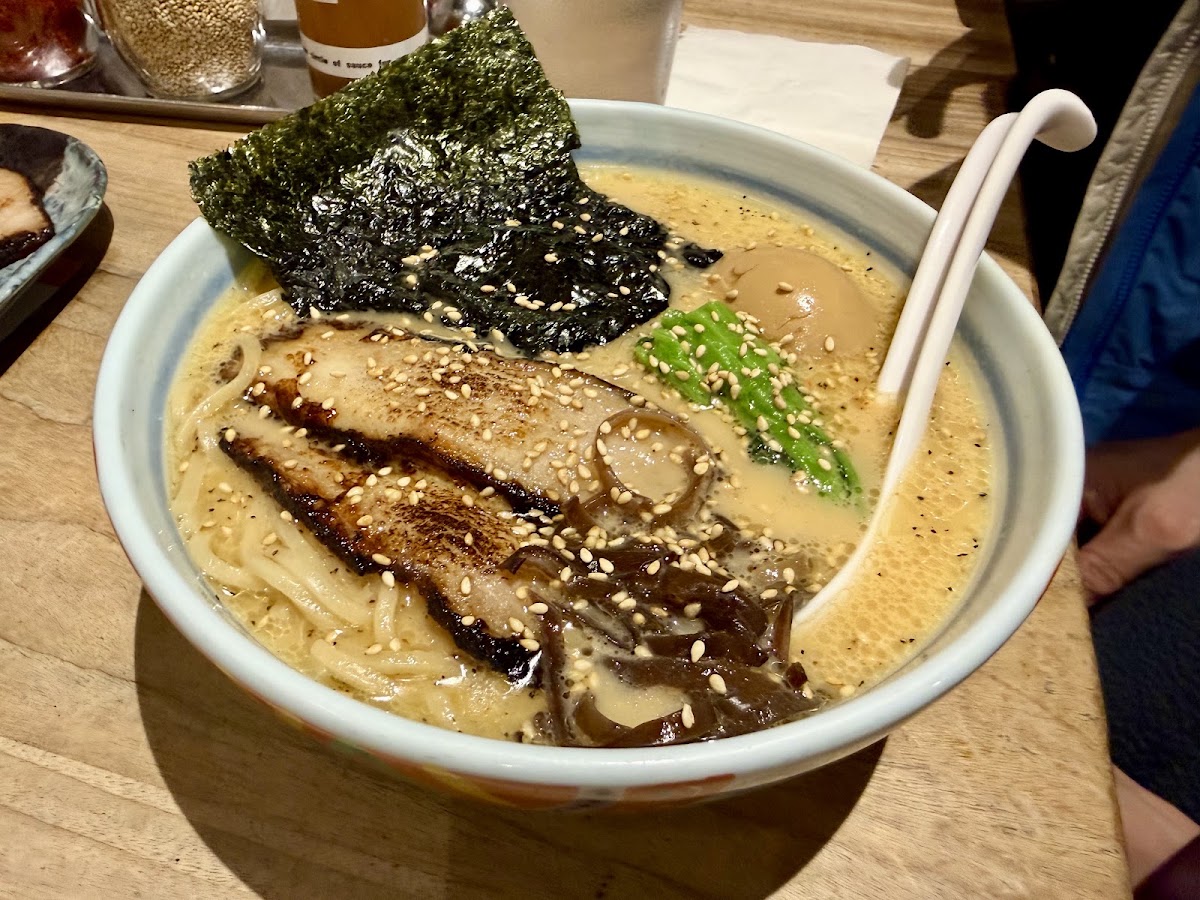 Maruhachi Ra-men, Vancouver: photo 5