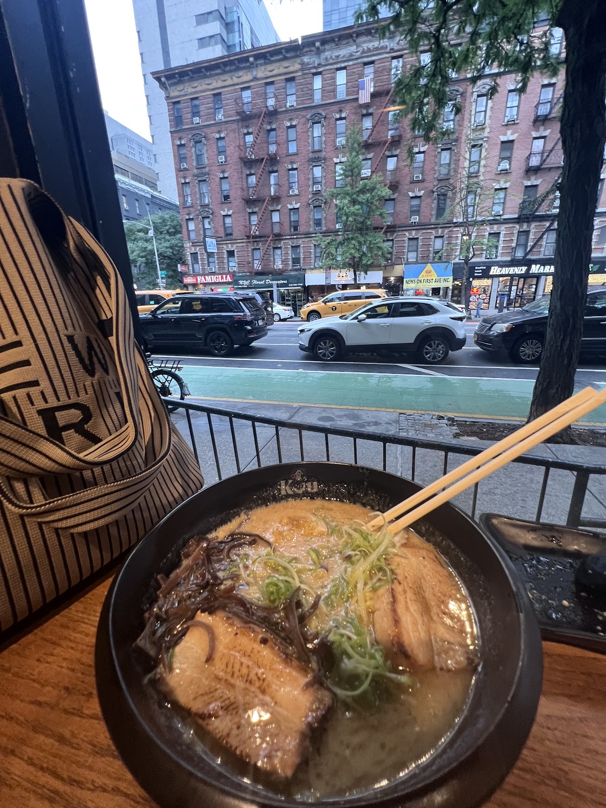 Kuu, New York: photo 9